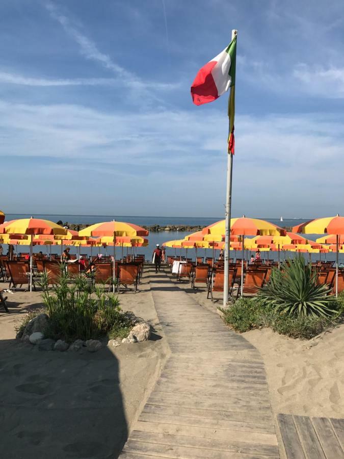 Ancora Bilocale Vila Marina di Massa Exterior foto