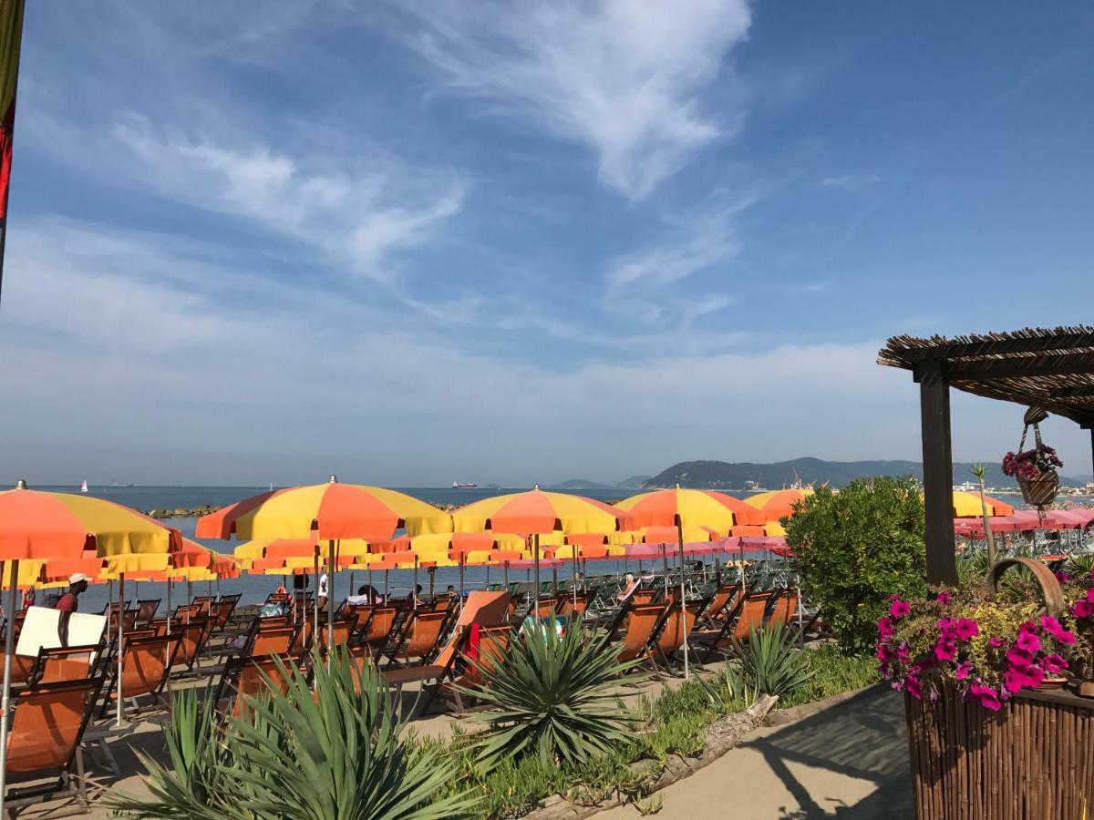 Ancora Bilocale Vila Marina di Massa Exterior foto