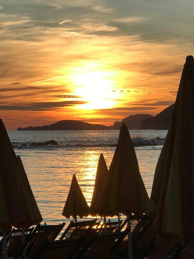 Ancora Bilocale Vila Marina di Massa Exterior foto